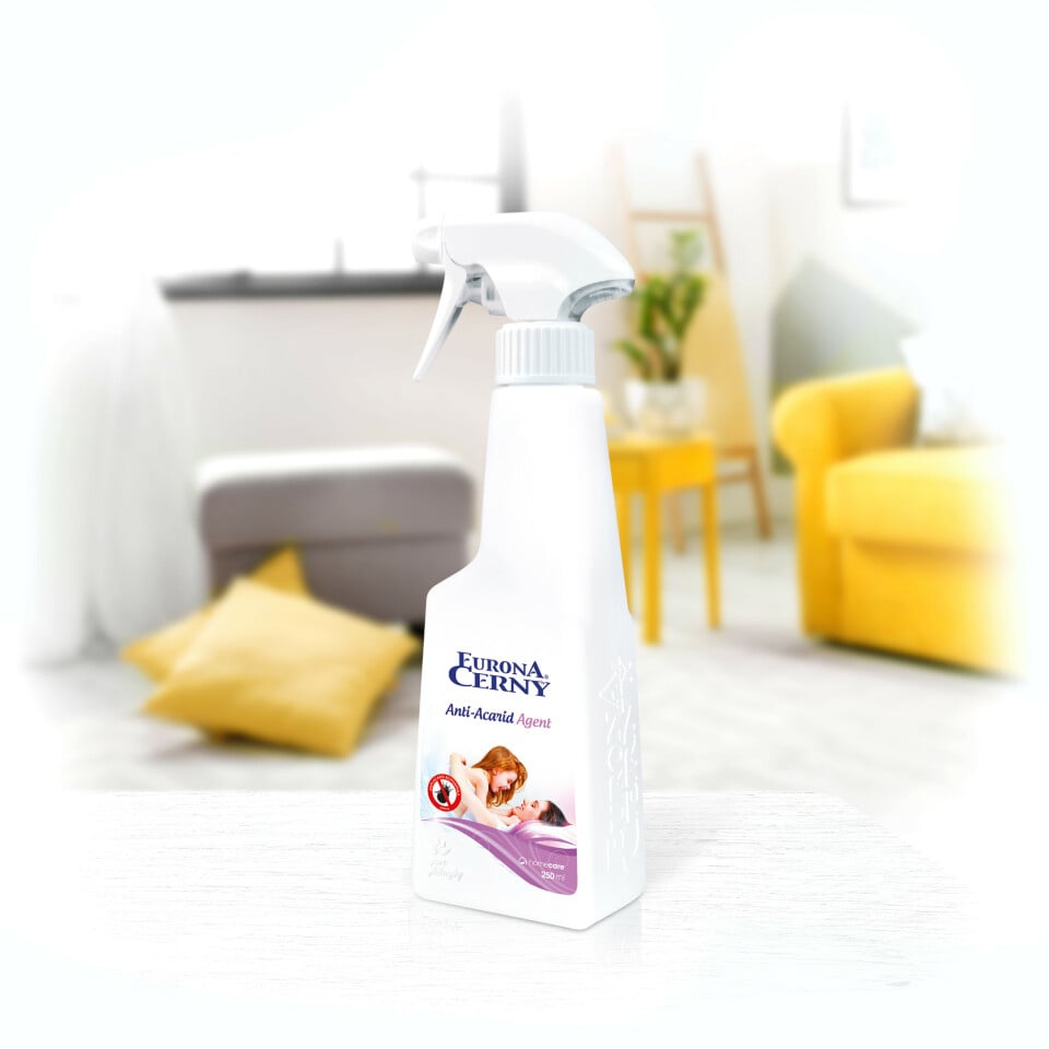 Alt: Přírodní přípravek proti roztočům Eurona s formulí ANTI-ACARID BIOFORMULA – vhodný pro alergiky.